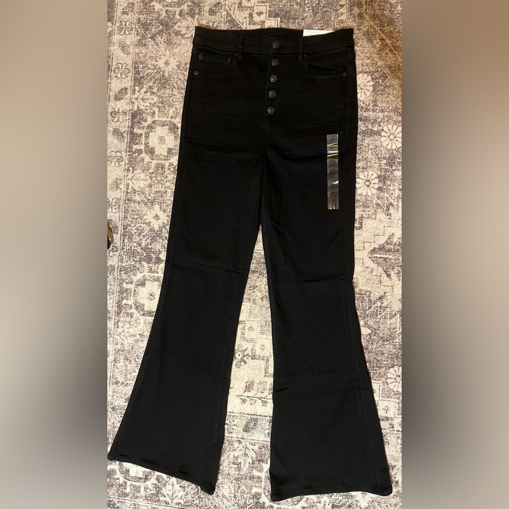 AE Curvy Highest Rise Flare. Next Level Stretch in Bold Black Non Distressed